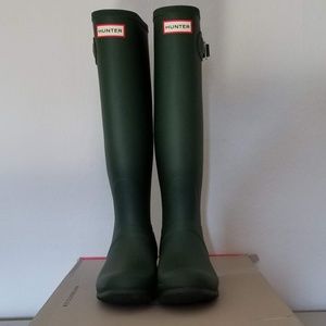 Hunter Classic Tall Matt Olive Green Rain Boots